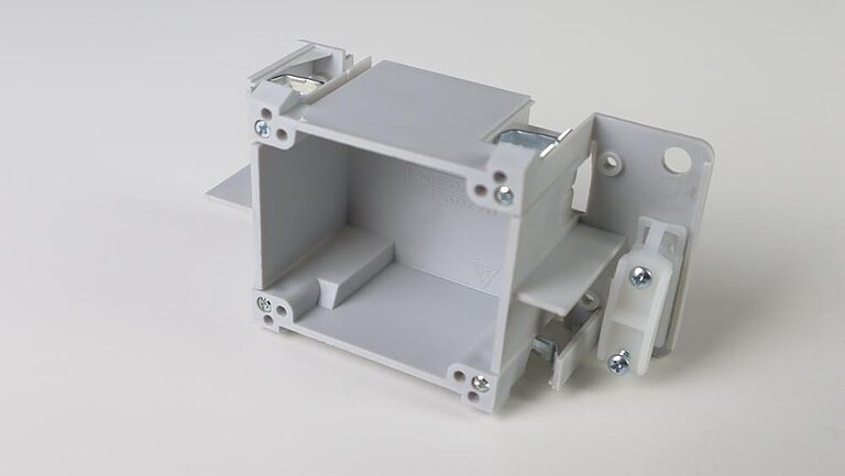 GDI 60/70 cable trunking socket box